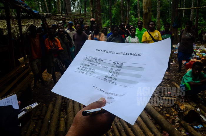 &#91;Melihat Papua dari Luar Perbatasan&#93; Asiki 27 September 2014: Pasar di Garis Batas