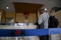 Jokowi Teken Aturan Pelapor Korupsi Diganjar Rp200 Juta