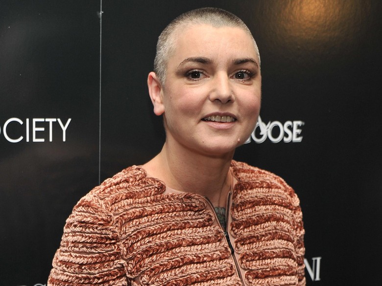 Pakai Hijab, Sinead O'Connor Umumkan Masuk Islam