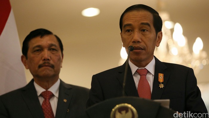 Jokowi Tugaskan Luhut Koordinasikan Pelaksanaan Inpres Kendaraan Listrik