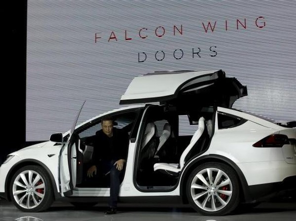 4 Ambisi Gila Elon Musk, Pengen Tanam Komputer di Otak!