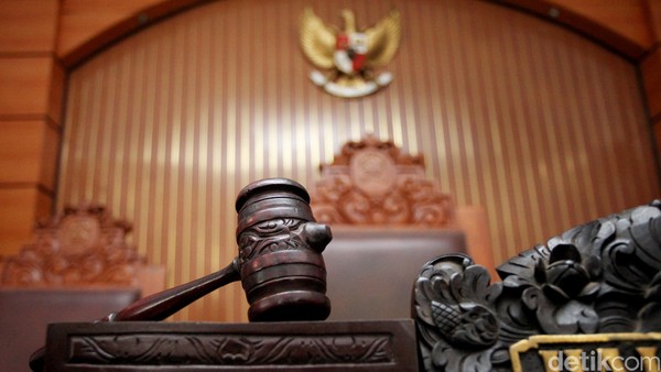 Di Balik Mewahnya Perkimpoian Dokter: Diadili karena Nyaris Pukul Ortu Sendiri