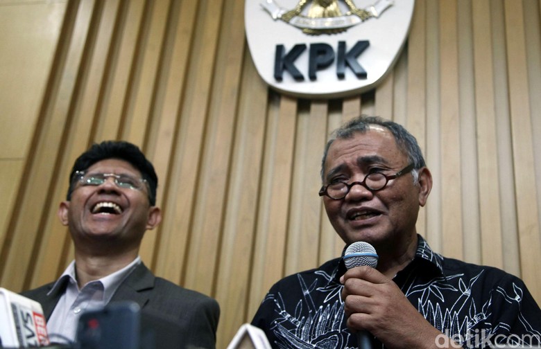 kpk-tangkap-kadis-pu-dan-3-pimpinan-dprd-mojokerto