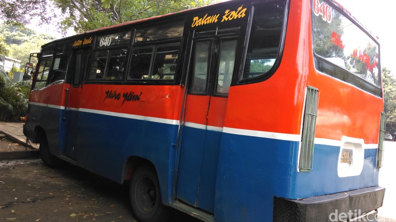 Metromini Sempat Terbakar di Bundaran HI