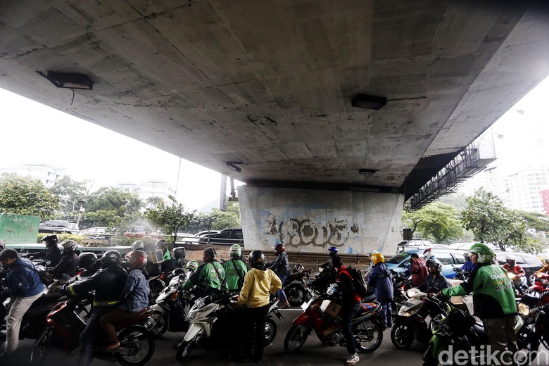 Dishub Siap Kaji Tempat Teduh untuk Pemotor saat Hujan