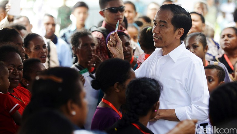 Bangun Infrastruktur di Papua, Jokowi Gelontorkan Triliunan Rupiah