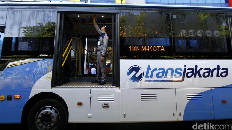 Ini Penjelasan TransJakarta Soal Kecelakaan Bus Vs Motor di Cawang