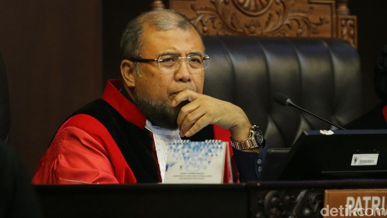 Hakim Konstitusi Patrialis Soal Pasal Kumpul Kebo: Pokok Pikirannya dari Saya