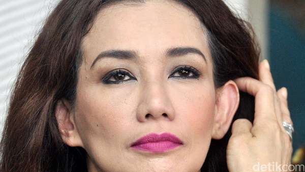 Aaliyah Massaid Sibuk Dukung Pacar Balapan hingga ke Malaysia