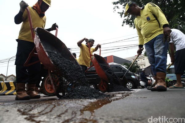 Kualitas Jalanan di Jakarta Buruk, Kapan Sih Diperbaikinya?