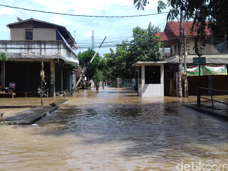 BNPB: Banjir, 1 Orang Tewas dan 279 Lainnya Mengungsi di Bekasi