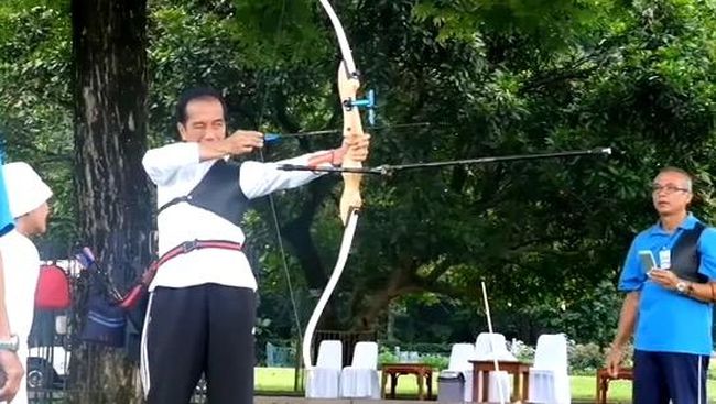 Dapat Nilai Sempurna, Jokowi HEBAT di Lomba Panahan