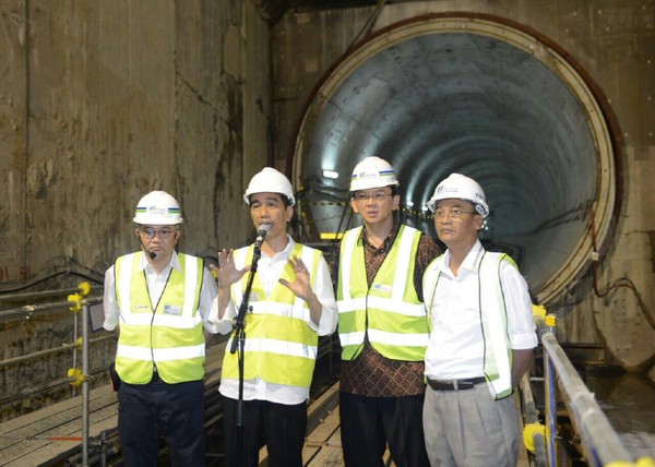 Duet Jokowi-Ahok Cek Proyek: Dari MRT hingga Kilang Minyak