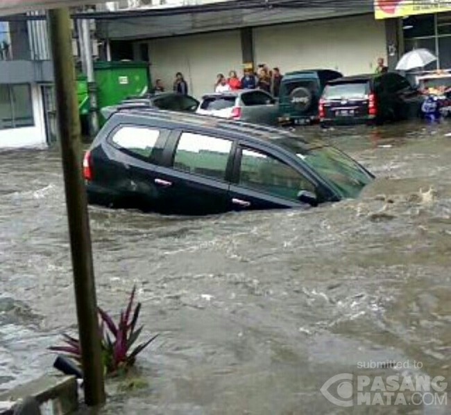 Kini Avanza yang Hilang Hanyut Terseret Banjir di Jalan Pagarsih