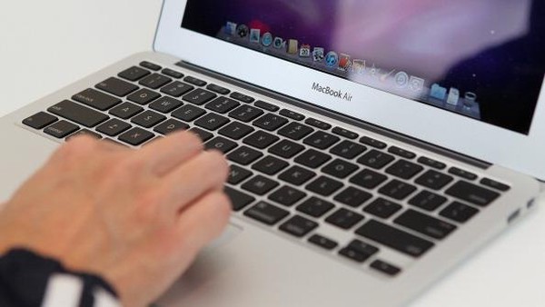 Begini Cara CIA Retas MacBook dan iPhone