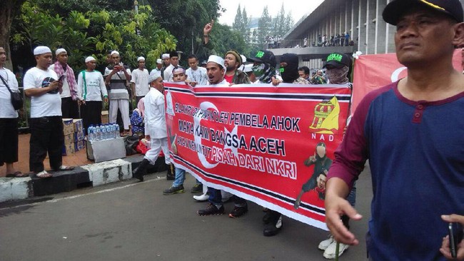 Ada Pendemo Bawa Spanduk GAM, Kapolda Metro Klarifikasi ke Habib Rizieq