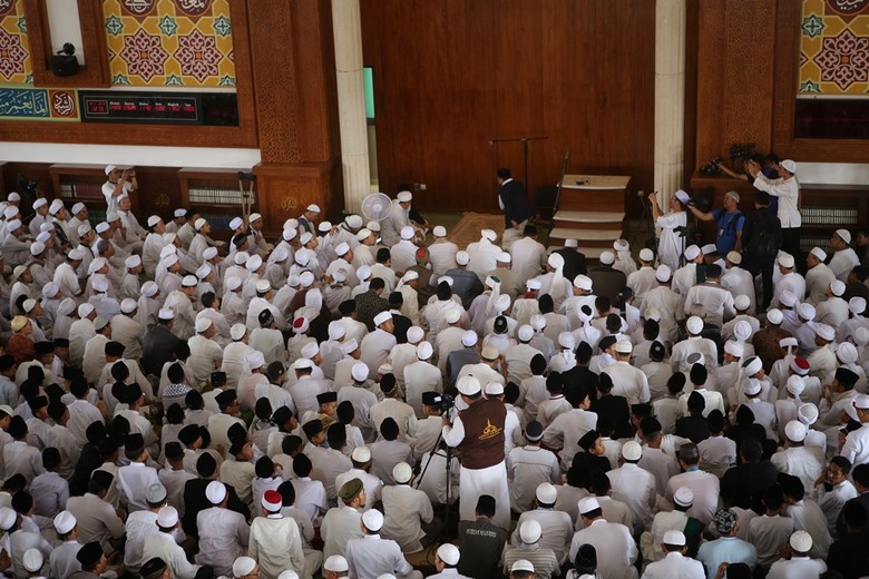 KH Arifin Ilham Imbau Umat Islam Tidak Demo, Pantau Proses Peradilan Ahok
