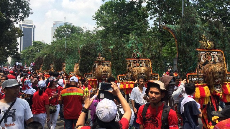 Parade Bhinneka Tunggal Ika, Aksi Masyarakat Persatukan Bangsa