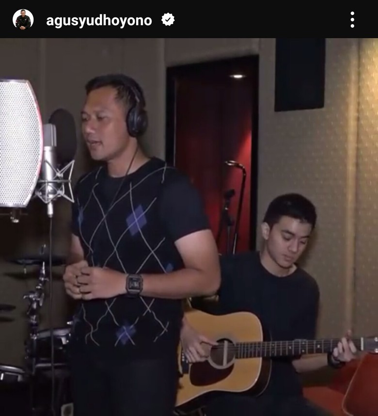 Agus Yudhoyono Nyanyi Lagu 'Dia': Mohon Dimaafkan Suaranya