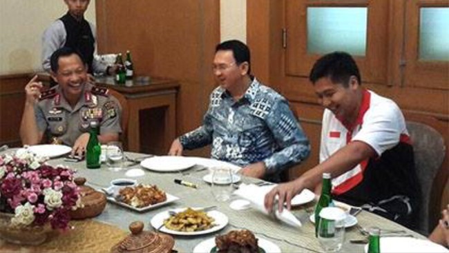 Tentang Foto Botol Equil di Depan Kapolri dan Ahok yang Disangka Miras