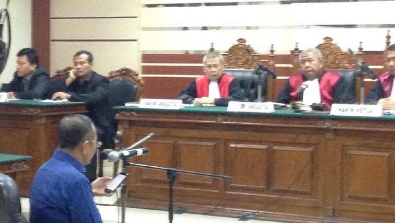 Bacakan Nota Keberatan, Dahlan Iskan Menangis