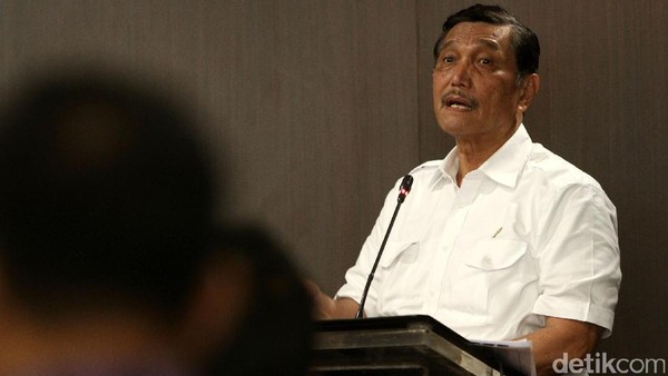 Kebijakan Corona Disebut Berubah, Luhut: Kita Belum Ada Pengalaman