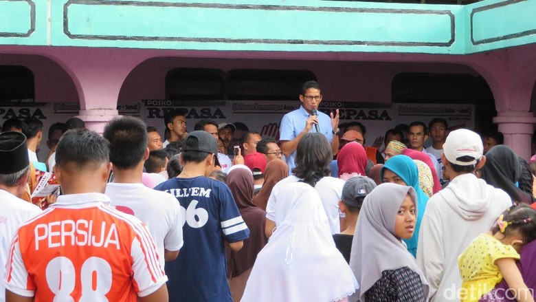 Sandiaga Janji Bangun Stadion: Rumput Kayak MU, Kursi Seperti Bayern Munchen