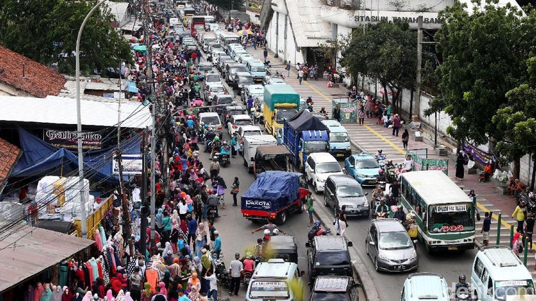 Baru aja ditinggal cuti Ahok Tanah Abang kembali Semrawut