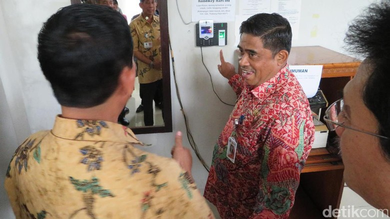 plt-gubernur-dki-pos-ronda-diberi-wifi-pasti-pemuda-jaga-24-jam