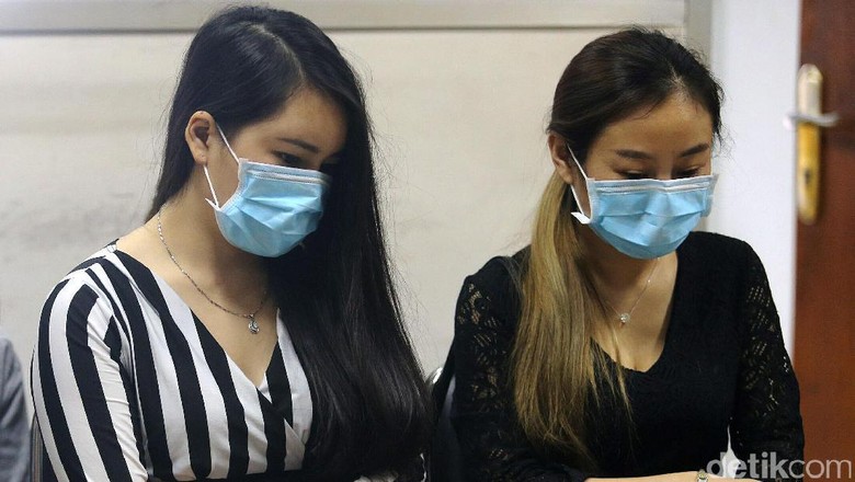 Ini Dia Foto 20 WNA Pemandu Karaoke dan PSK yang Terjaring Razia
