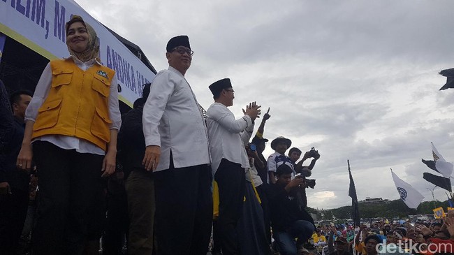 Airin Hadiri Kampanye Rapat Umum Wahidin-Andika di Tangsel