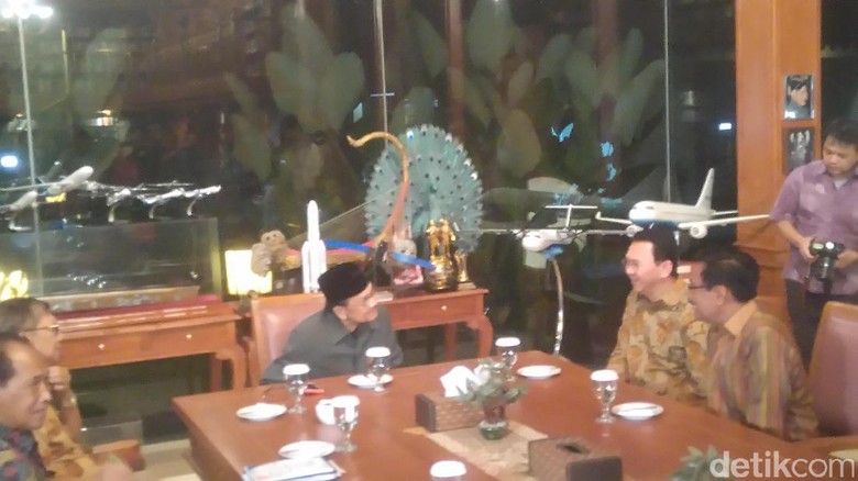 Ahok-Djarot Berkunjung ke Kediaman Mantan Presiden Habibie