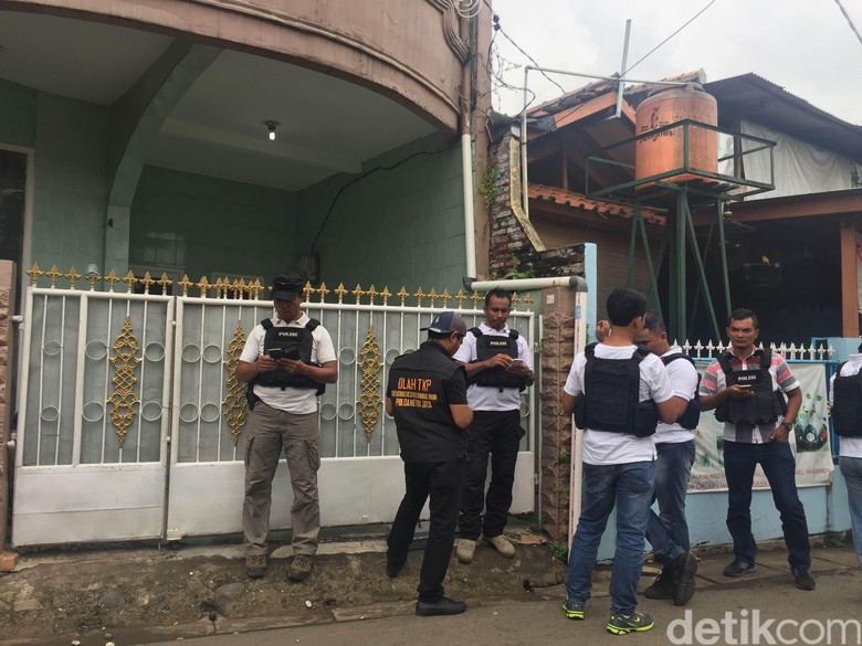 Sita Seprai di Rumah Firza, Polisi: Ada Kaitan 'baladacintarizieq'