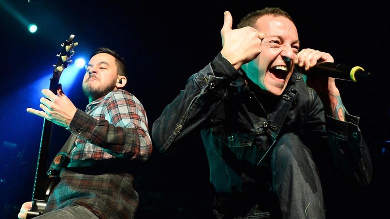 Vokalis Chester Bennington "Linkin Park" Meninggal Dunia