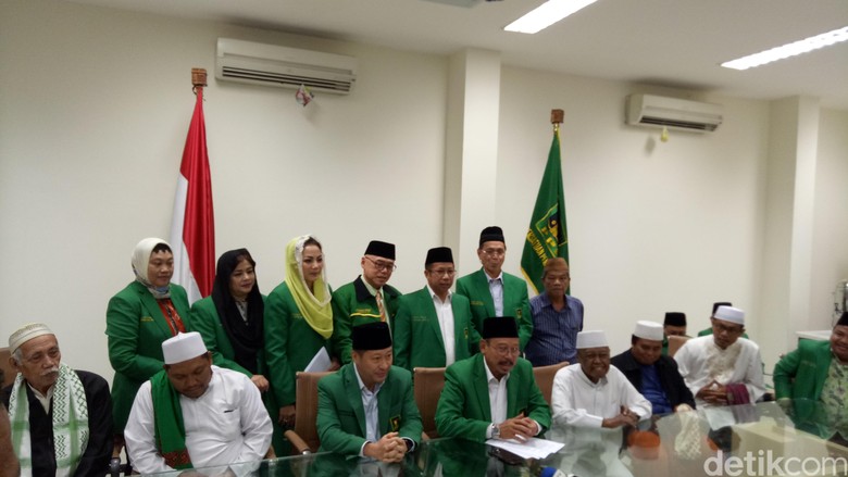 Kiai Sepuh Jakarta: Kalau Ahok Dukung Islam, Ya Harus Dipilih