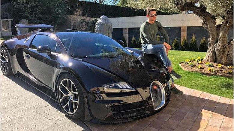 Hanya Main Bola 5 Jam, Cristiano Ronaldo Bisa Beli Bugatti Veyron