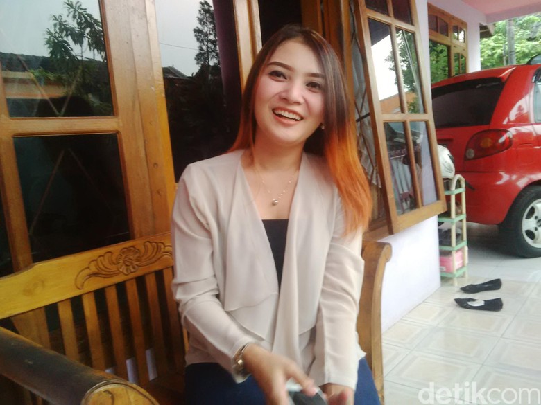 Ini Dia Wulan, Si Cantik Korban Banjir Pasuruan yang Hebohkan Netizen