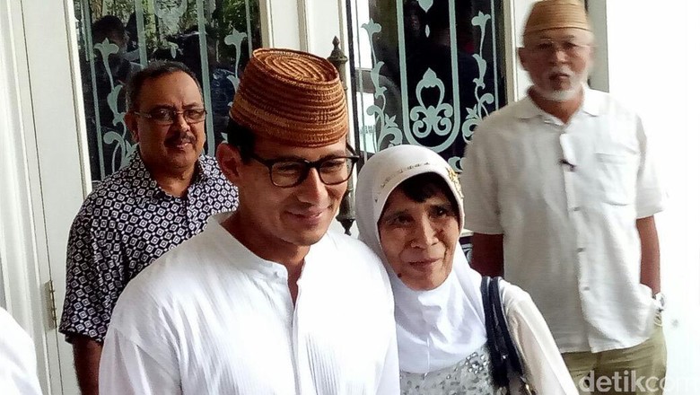 Bandingkan dengan Ahok, Sandi: Saya Kampanye Sampai Kepala Jadi Kaki
