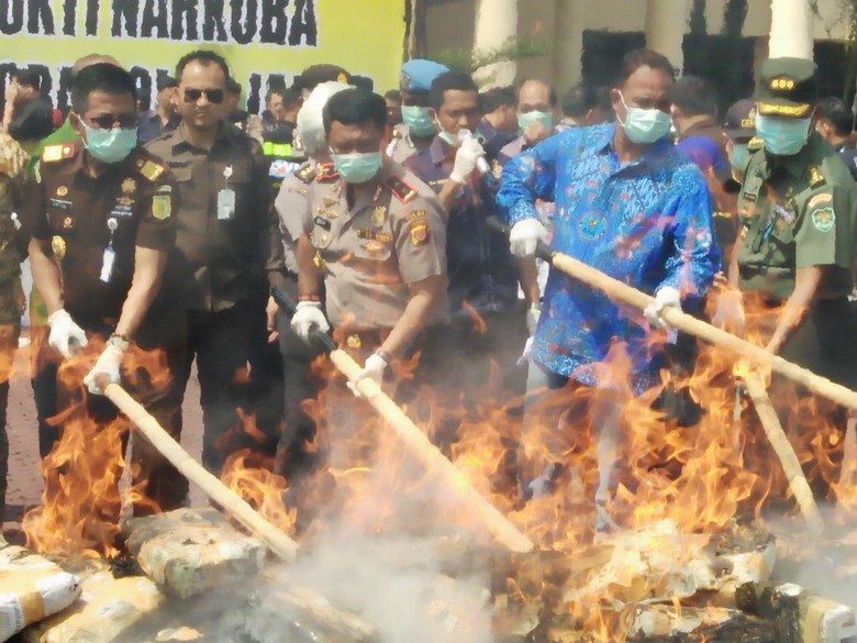 sabu-dan-ganja-senilai-rp-24-miliar-dimusnahkan-polda-jabar