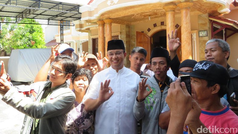 Blusukan di Tegal, Anies Cari Tahu Awal Mula Warteg di Jakarta