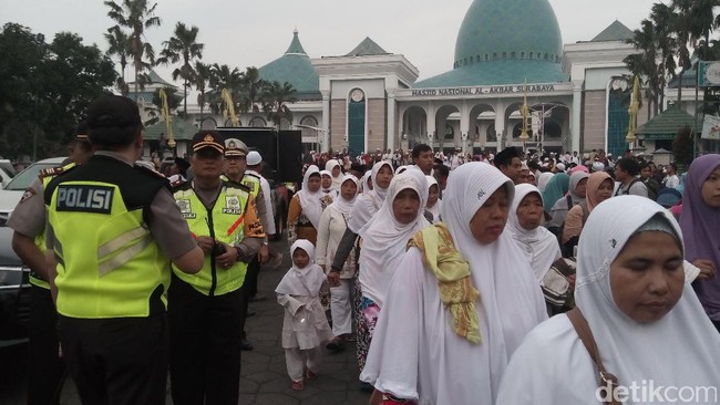 Aksi Damai Usai Subuh Dibatalkan, Massa HTI Jatim Kembali ke Daerah