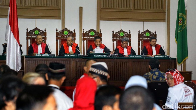 sidang-tuntutan-ahok-ditunda-hingga-20-april