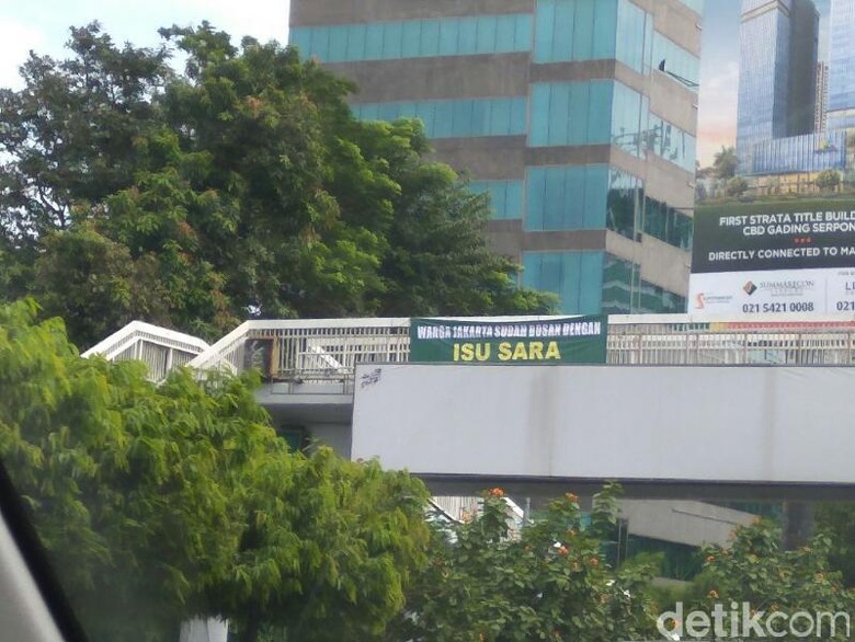 Beredar Spanduk 'Warga Jakarta Sudah Bosan dengan Isu SARA'