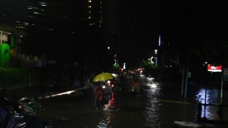 Taman Kemang Jaksel Kebanjiran, Unit Damkar Dikerahkan