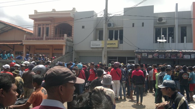 Massa Rusak Kantor PerusahaanLeasing di Garut