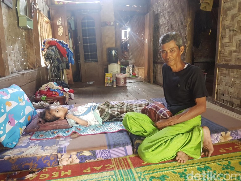 Fitriyani, Remaja Gizi Buruk dan Lumpuh dari Pandeglang ini Butuh Pertolongan.