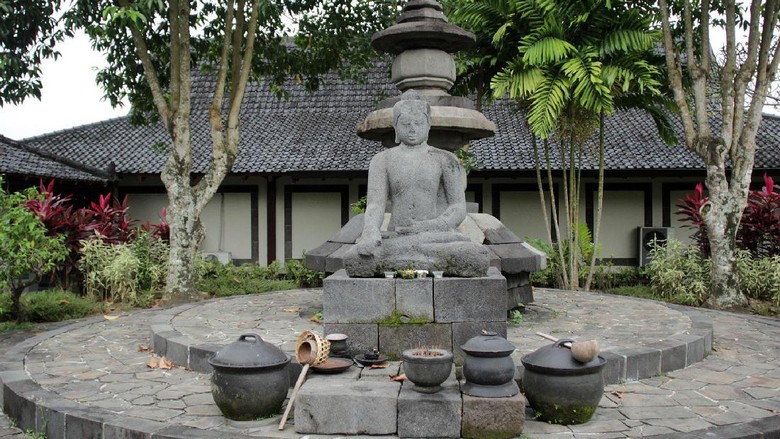 Konon, Ini Isi dari Stupa Terbesar di Puncak Borobudur