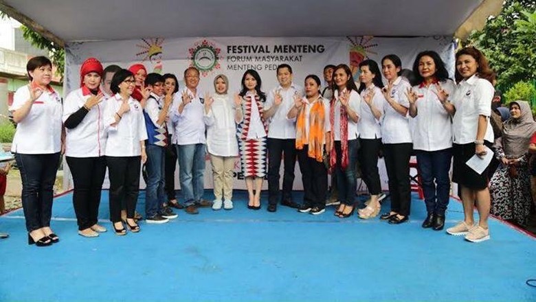 timses-ahok-laporkan-anies-sandi-dan-hary-tanoe-bagi-bagi-sembako