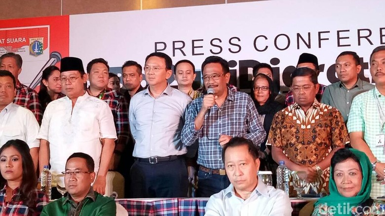 Ahok-Djarot Buru-buru Tinggalkan Arena Jumpa Pers di Hotel Pullman