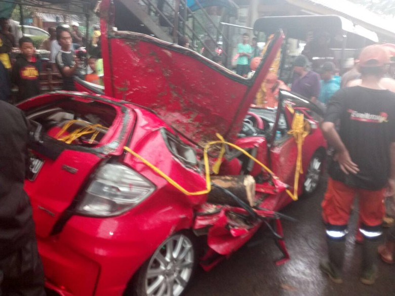 Korban Tewas Tertimpa Pohon di Kampus UI Adik Wakapolres Depok